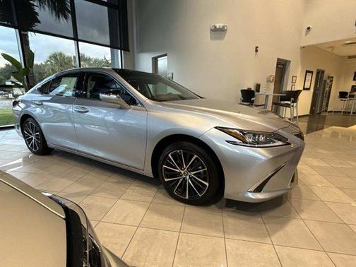 2025 Lexus ES 350 Base