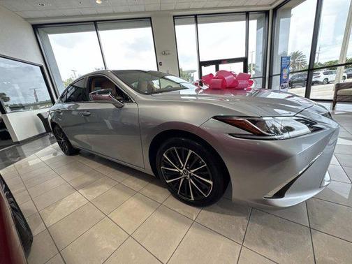 2022 Lexus ES 350 Base