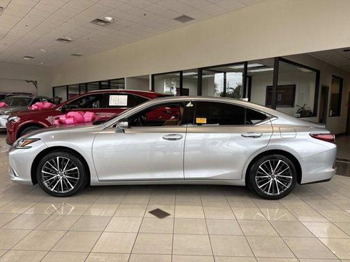 2022 Lexus ES 350 Base