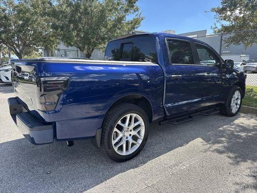2024 Nissan Titan SV