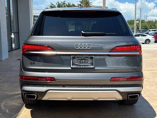 2025 Audi Q7 55 Premium