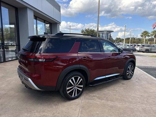 2023 Nissan Pathfinder Platinum 4WD