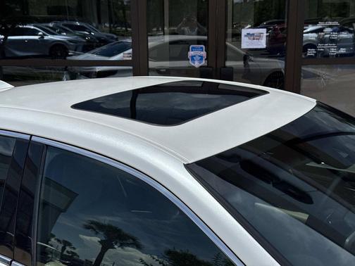 Eminent White Pearl 2025 Lexus ES 300h Base