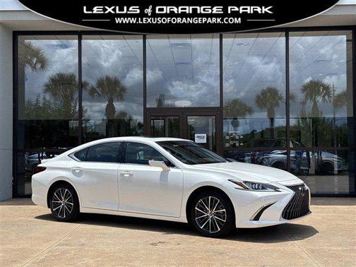 Eminent White Pearl 2025 Lexus ES 300h Base