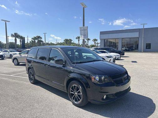 Black Onyx Crystal Pearlcoat 2019 Dodge Grand Caravan GT