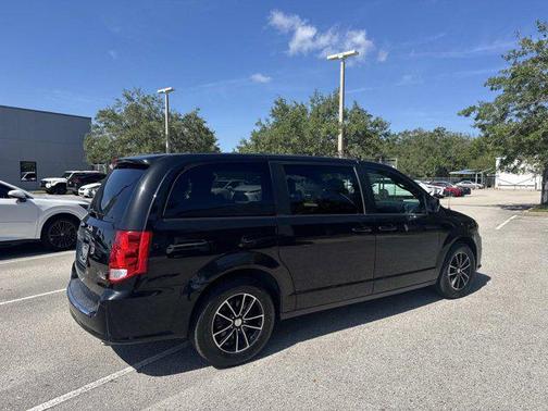Black Onyx Crystal Pearlcoat 2019 Dodge Grand Caravan GT