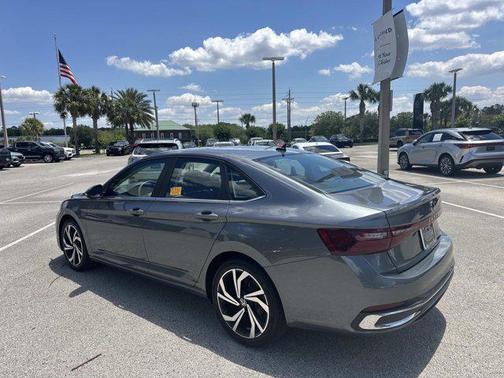 Platinum Gray Metallic 2025 Volkswagen Jetta 1.5T SEL