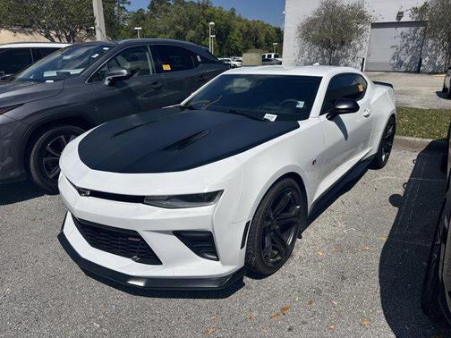 Summit White 2017 Chevrolet Camaro 1SS