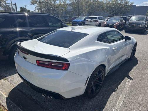 Summit White 2017 Chevrolet Camaro 1SS