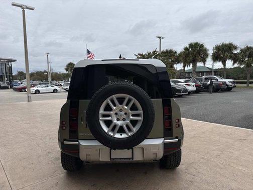 2024 Land Rover Defender 110 P400 S