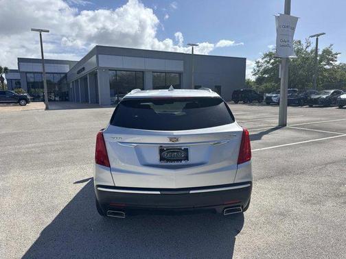 Radiant Silver Metallic 2019 Cadillac XT5 Premium Luxury