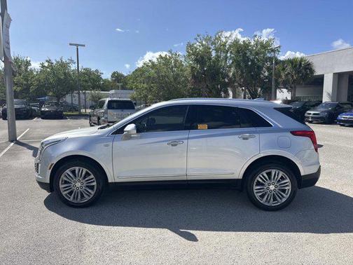 Radiant Silver Metallic 2019 Cadillac XT5 Premium Luxury
