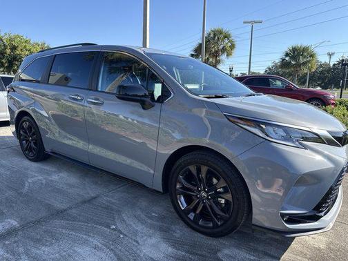 2024 Toyota Sienna XSE 7 Passenger