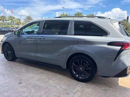 2024 Toyota Sienna XSE 7 Passenger