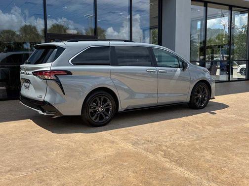 2024 Toyota Sienna XSE 7 Passenger