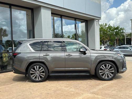 2025 Lexus LX 600 Luxury