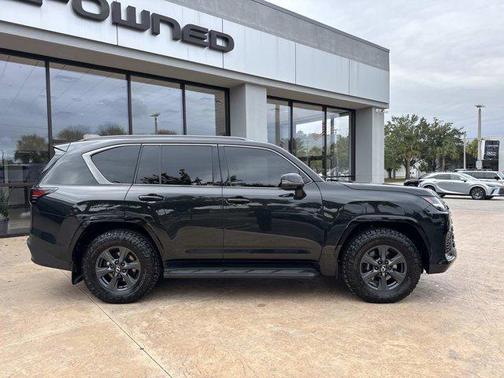 2025 Lexus LX 700h Overtrail