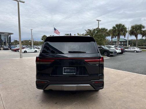 2025 Lexus LX 700h Overtrail