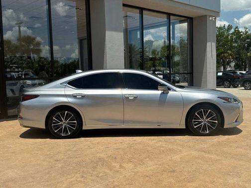 2022 Lexus ES 350 Base