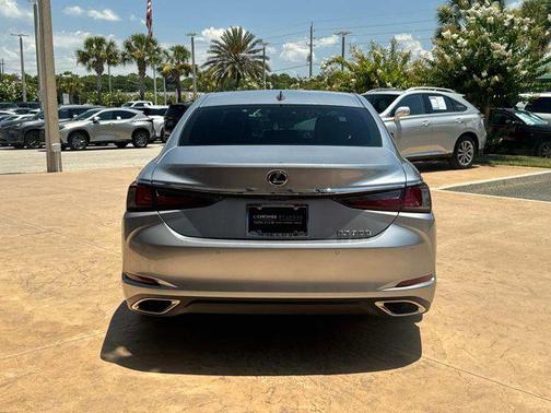 2022 Lexus ES 350 Base