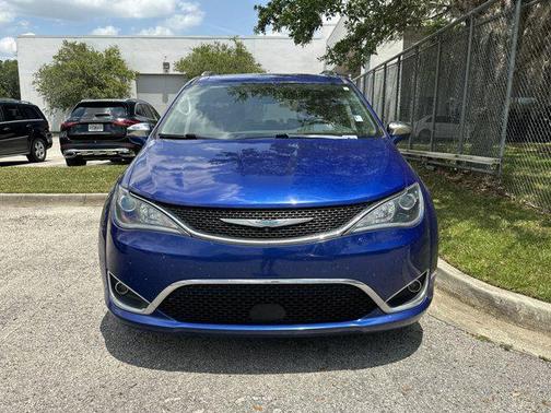 2020 Chrysler Pacifica Hybrid Limited