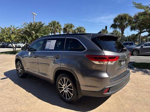 2018 Toyota Highlander SE