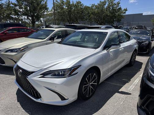 Eminent White Pearl 2025 Lexus ES 350 Base
