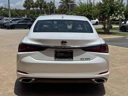 Eminent White Pearl 2025 Lexus ES 350 Base