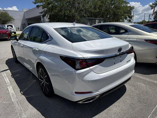 Eminent White Pearl 2025 Lexus ES 350 Base