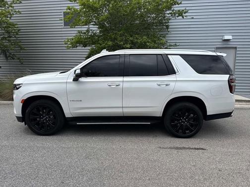 Iridescent Pearl Tricoat 2023 Chevrolet Tahoe Premier