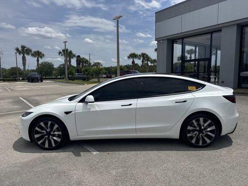 Pearl White Multi-Coat 2024 Tesla Model 3 Standard Range