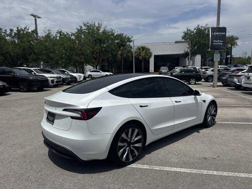 Pearl White Multi-Coat 2024 Tesla Model 3 Standard Range