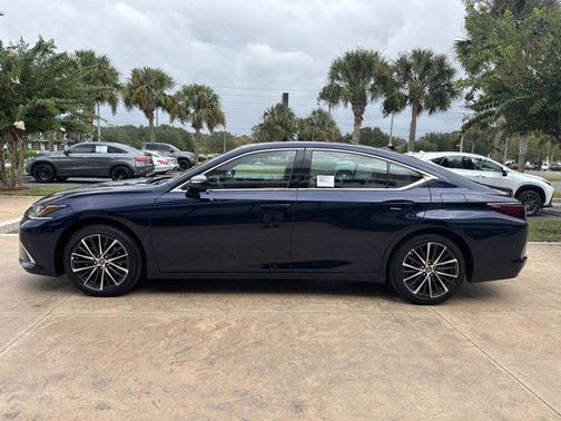 2025 Lexus ES 350 Base