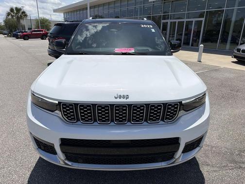 Diamond Black Crystal Pearlcoat 2023 Jeep Grand Cherokee L Summit
