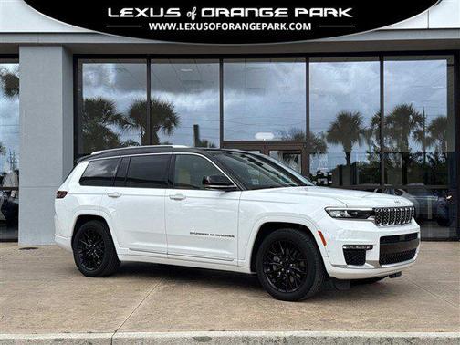 Diamond Black Crystal Pearlcoat 2023 Jeep Grand Cherokee L Summit