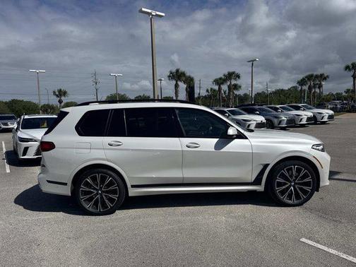 Mineral White Metallic 2019 BMW X7 xDrive40i
