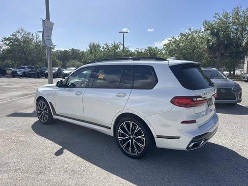 Mineral White Metallic 2019 BMW X7 xDrive40i
