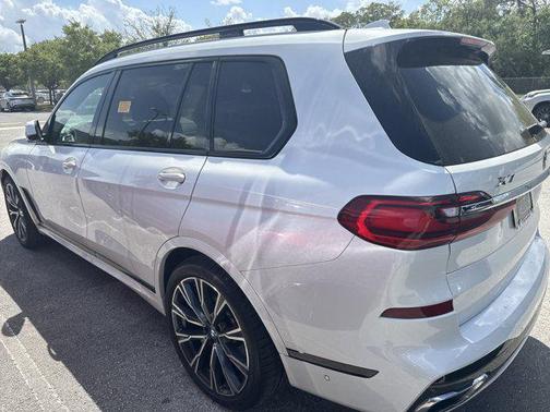 Mineral White Metallic 2019 BMW X7 xDrive40i