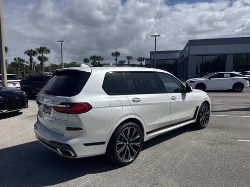 Mineral White Metallic 2019 BMW X7 xDrive40i