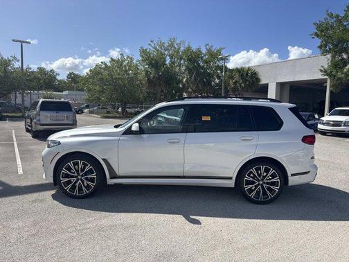 Mineral White Metallic 2019 BMW X7 xDrive40i