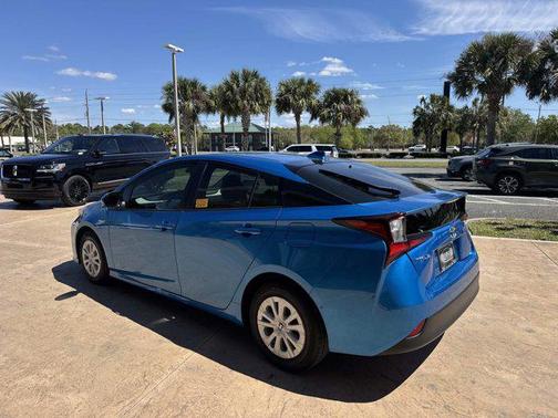 2022 Toyota Prius LE