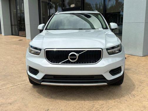 2020 Volvo XC40 T5 Momentum
