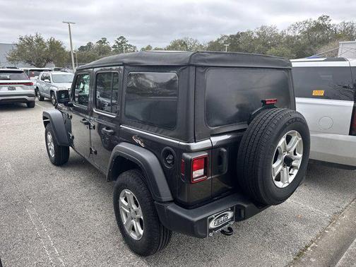 2022 Jeep Wrangler Unlimited Sport