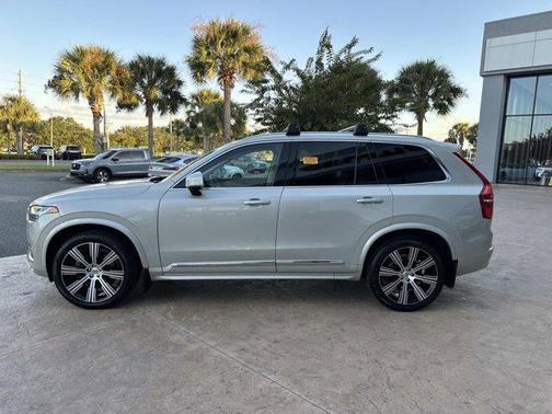 2022 Volvo XC90 T6 Inscription