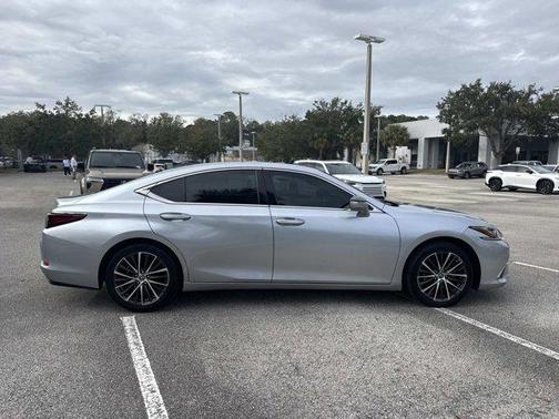2022 Lexus ES 350 Base