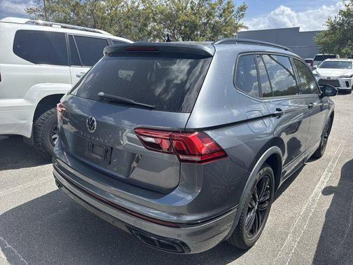 2022 Volkswagen Tiguan 2.0T SE R-Line Black