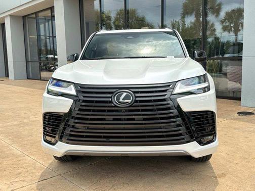 2025 Lexus LX 700h Luxury