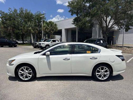 Winter Frost Pearl 2012 Nissan Maxima SV