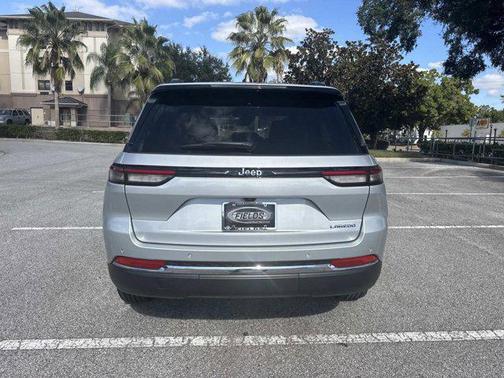 2023 Jeep Grand Cherokee Laredo