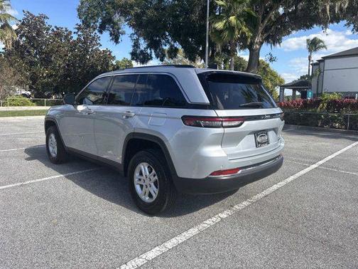 2023 Jeep Grand Cherokee Laredo